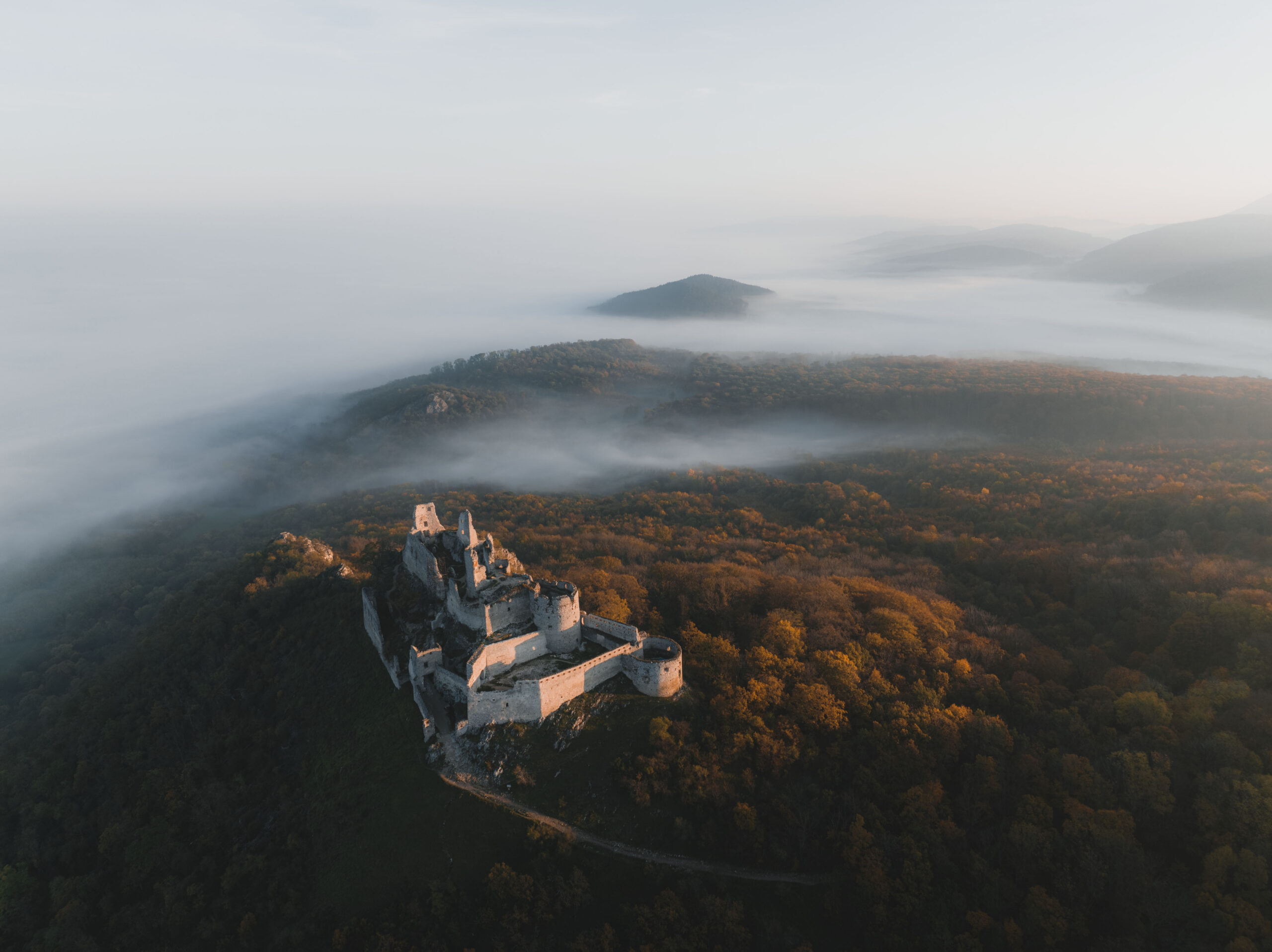 Plavecký hrad: Od keltského hradiska k náročnej záchrane kultúrneho dedičstva